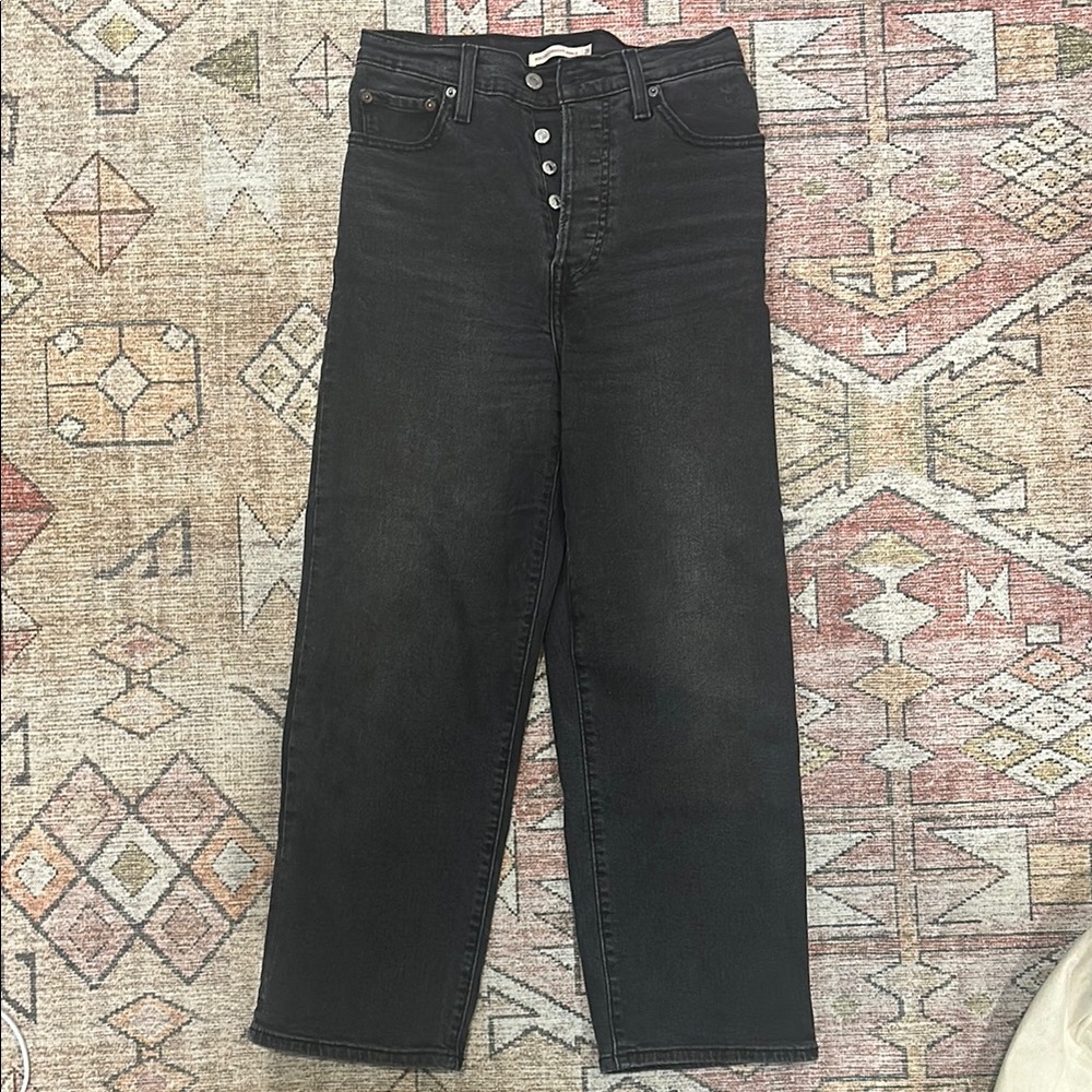 Levi’s black jeans